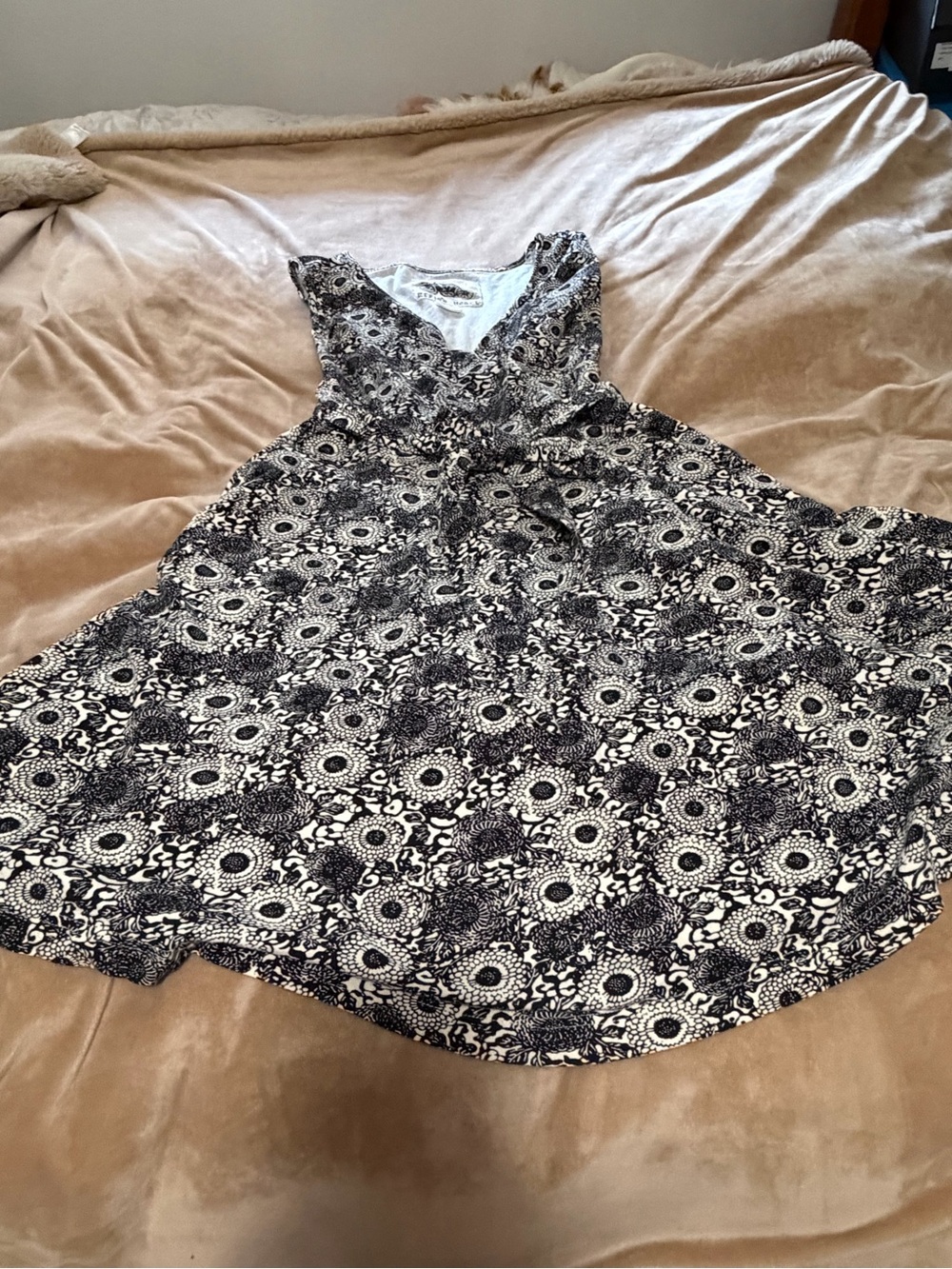 Effie’s Heart Black & White Floral Fit-and-Flare Dress Women’s Medium